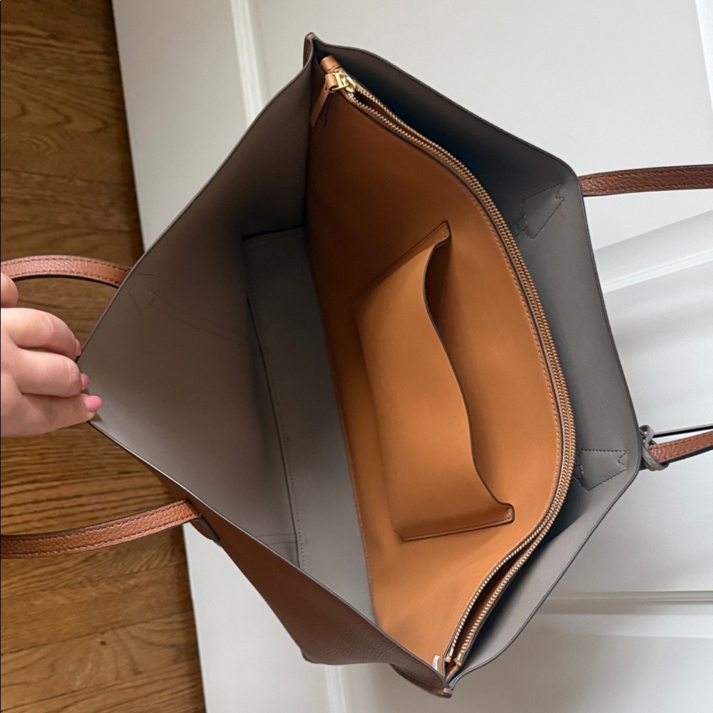 Tory Burch Tan Leather Perry Tote - Picture 7 of 11